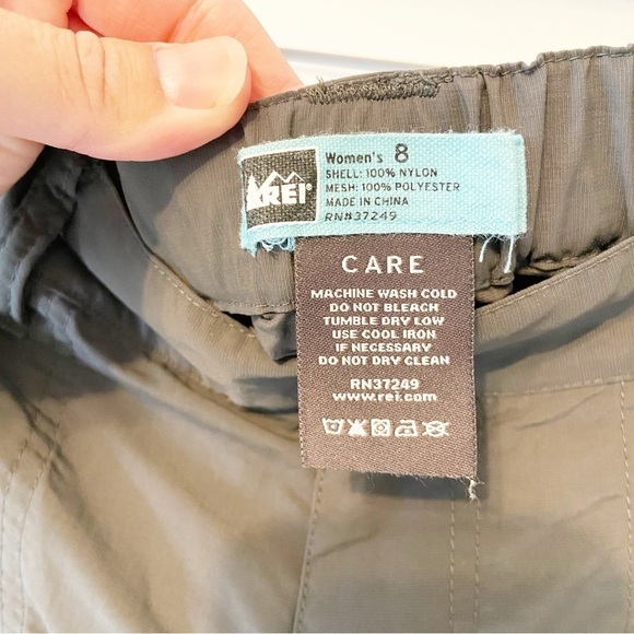 Rei | Women’s Gray Convertible Hiking Outdoor Pants Size 8 - Picture 3 of 11